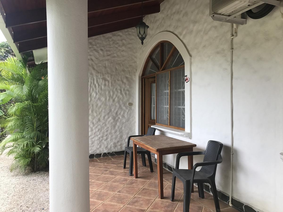 Hotel Flores (Adults Only) Tamarindo Buitenkant foto